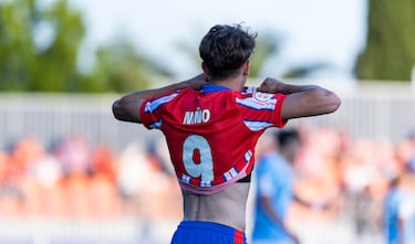 Adrián Niño, cuarto del Málaga, firma hasta 2029