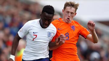 Soccer Football - UEFA European Under-17 Championship Semi-Final - England vs Netherlands - Proact Stadium, Chesterfield, Britain - May 17, 2018 England's Arvin Appiah in action with Netherlands' Wouter Burger Action Images via Reuters/Carl