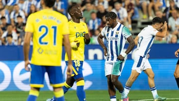 22/08/25 PARTIDO SEGUNDA DIVISION
LEGANES - CADIZ
DUK MANCHADO DE LA PINTURA DEL CESPED