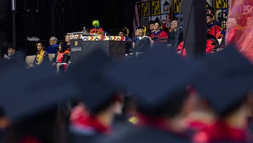 Un joven graduado de la Universidad de Stanford fue rechazado de un puesto de trabajo por tener una “B” en la secundaria.