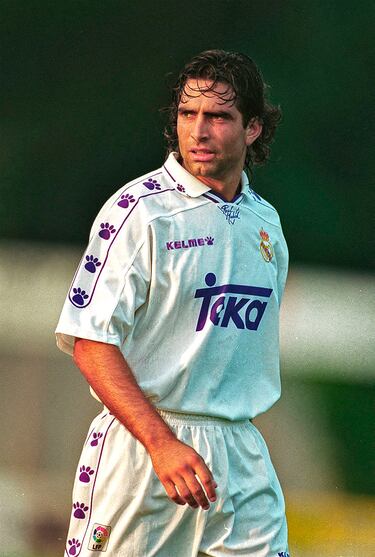 Aunque mucha parte de su paso por el Real Madrid fuese en el Castilla, el de Mar del Plata perteneció a la entidad blanca desde 1990 hasta el 93. Dos años después, en 1995 regresó a Chamartín tras dos cursos en el Real Zaragoza, pero solo se mantuvo una temporada -en la que marcó un gol y dio una asistencia en 26 partidos- y se marchó al Atlético de Madrid. Además, en España también pasó por Espanyol y Real Murcia.