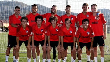 Fila superior, de izquierda a derecha: Toni Moya, Dos Santos, San Román, Carlos Isaac, Montero y Garcés. Inferior: Solano, Camello, Riquelme, Sanabria y Manu Sánchez.