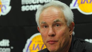 Jordan se fija en Kupchak para cambiar el rumbo de los Hornets