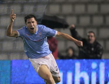 El canterano del Celta vistió la camiseta del equipo de su tierra en 209 partidos. En su currículum cuenta con 57 encuentros con el Getafe y 55 con el APOEL, su último club. Lleva sin jugar desde mayo de 2018, pero en 2019 comenzó a entrenar con la planti