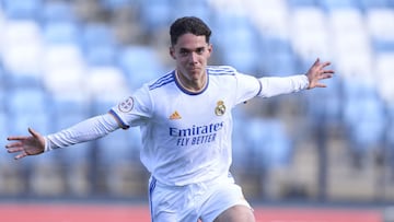 Arribas celebra su 2-0 al Sevilla Atlético.