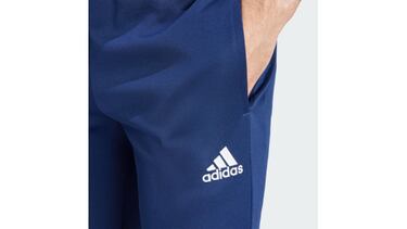 Cómodo y abrigoso: el pantalón de chándal Adidas que es un éxito