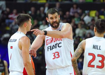 El conjunto catalana nació de su mano. Es el dueño y presidente de un club que se encontraba naufragando en la LEB cuando decidió bajar al barro... y lo elevó hasta la Liga Endesa tras ganar al Estudiantes en la Final Four de ascenso. Fue imparable en la segunda división del baloncesto español. Ya en ACB y con Aíto García Reneses en el banquillo, cumplió el cometido: mantuvo al Girona en la Liga Endesa.