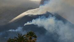 El volcán se convierte en una "fuente de lava" de 600 metros de altura