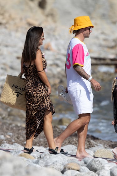 Antoine Griezmann y Erika Choperena, de vacaciones en Ibiza.