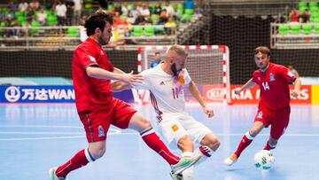 España, a octavos tras superar a la incómoda Azerbaiyán