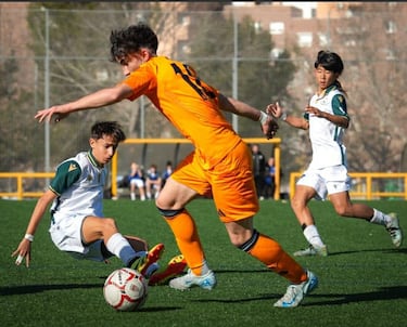 El Madrid ata a la joya de La Fábrica: Alberto Ruiz, hasta 2028