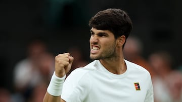 Tennis - Wimbledon - All England Lawn Tennis and Croquet Club, London, Britain - July 6, 2025 Spain's Carlos Alcaraz reacts during his round of 16 match against Russia's Andrey Rublev REUTERS/Isabel Infantes