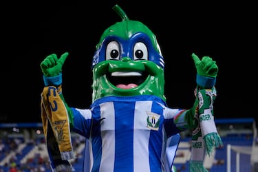 El Leganés tiene como mascota a un pepino antropomórfico, debido al apodo de "pepineros" para los aficionados. Recibe mucho cariño y él brinda aún más al resto. Además, fue el ganador de la segunda edición de LaLiga de las Mascotas.