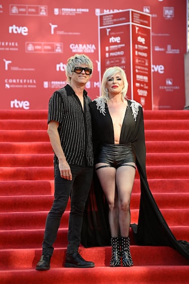 Nebulossa posa en la alfombra roja de la II edición de los Premios Academia de la Moda Española que tiene lugar en la Biblioteca Nacional.