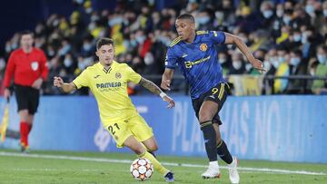 Martial, junto a Pino.