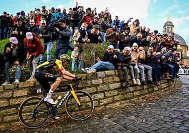 Van Baarle remata el dominio del Jumbo en la Omloop