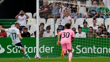 Peque, el hombre gol en los penalties del Racing.
