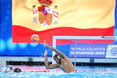 La España del Mundial naciente atina en su debut ante Japón