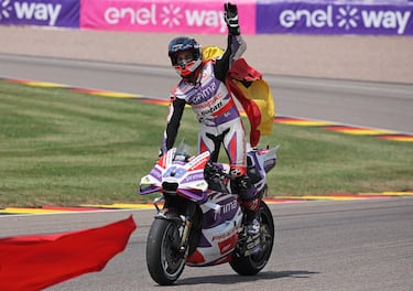 Alegría de Jorge Martín durante el Gran Premio de Alemania de Moto GP en el circuito de Sachsenring.