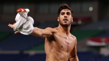 Marco Asensio celebra el gol de la Selección ante Japón.