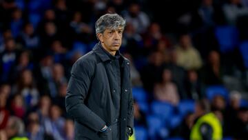 SAN SEBASTIÁN, 27/10/2024.- El entrenador de la Real Sociedad, Imanol Alguacil, durante el encuentro correspondiente a la jornada 11 de Laliga EA Sports que disputan hoy domingo Real Sociedad y Osasuna en el Reale Arena de San Sebastian. EFE / Juan Herrero.
