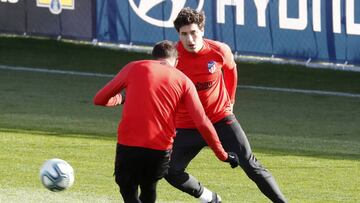 Giménez, durante el entrenamiento del Atlético.