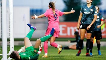 Asllani, jugadora del Real Madrid Femenino, celebra un gol en Valdebebas ante el Rayo Vallecano.