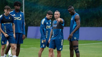 Los jugadores del Real Oviedo durante la sesión de entrenamiento.