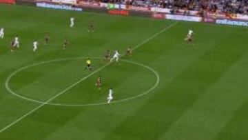 El Barça reclama posible fuera de juego de Di María en el gol