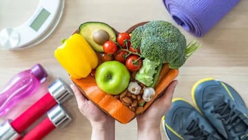 Un cardiólogo señala dos alimentos que reducen el colesterol “igual que una pastilla”