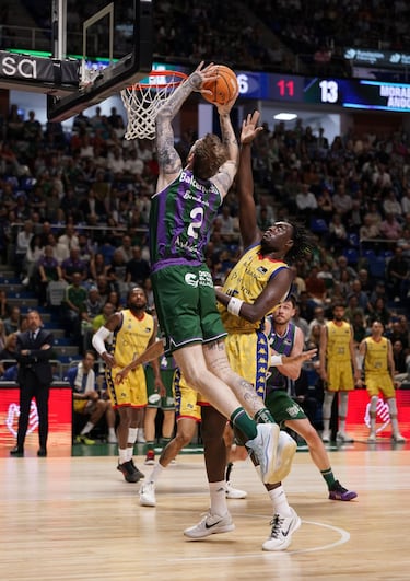 El Unicaja tuvo que ganar dos veces al Andorra