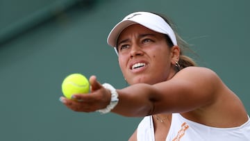 Jéssica Bouzas, durante su partido contra Dayana Yastremskaen Wimbledon.
