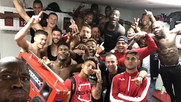 Cerveza, música y buen ambiente fueron parte de la celebración del equipo de Phoenix Rising al conseguir la clasificación a cuartos.