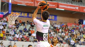 La magia de Axel Bouteille hace posible la remontada del Unicaja