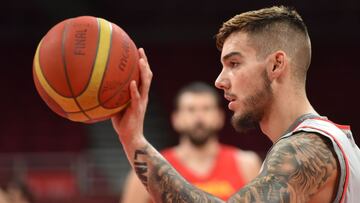 Spain's Willy Hernangomez takes part in a practice session in Beijing on September 12, 2019 a day before their Basketball World Cup semifinal against Australia. (Photo by GREG BAKER / AFP)