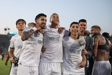 Los vigentes campeones de la Copa Libertadores protagonizaron una de las historias del torneo, eliminando en la fase de grupos al Atlético de Madrid. Su rendimiento en el mundial de clubes srá premiado con 26.7 Millones de Dólares.