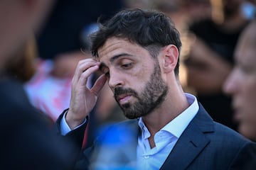 Bernardo Silva llega al funeral de Diogo Jota y su hermano André Silva en la Igreja Matriz de Gondomar el 5 de julio de 2025 en Gondomar, Portugal.