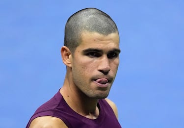 El rapado de Alcaraz, las mechas de Agassi, las rastas de Brown... la peluquería del tenis