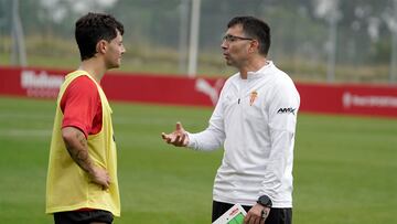 16/07/2025 SPORTING ENTRENAMIENTO 2ª DIVISION
MAREO ENTRENAMIENTO TEMPORADA 2025/26 GARITANO CHARLA CON QUEIPO
FOTO PACO PAREDES