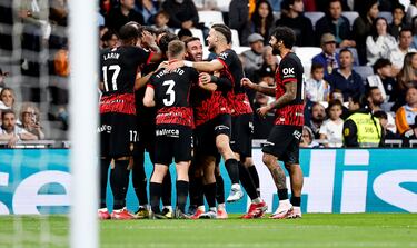 0-1. Martin Valjent celebra el primer con gol con sus compañeros.