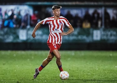 El internacional español ha sido el último jugador que ha cambiado la camiseta del Real Madrid por la de Atlético de Madrid. Tras su paso por el Alavés el mediocentro volvió al club blanco, pero no logró los objetivos esperados. Por ello, se marchó al Atlético de Madrid en busca de la regularidad que quería.