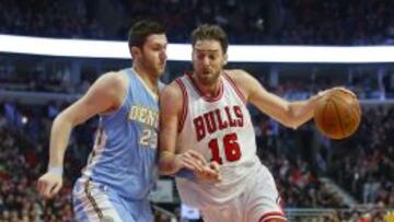 Pau Gasol, defendido por Jusuf Nurkic.