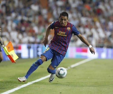 El chileno estuvo en el club blaugrana desde el 2011 hasta el 2014 ganando dos Supercopas de España, una Copa del Rey y una Liga. En sus tres años en Barcelona jugó 141 partidos, anotando 47 goles y repartiendo 35 asistencias. En 2014 se marchó al Arsenal.