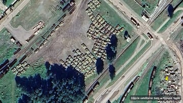 Imágenes satelitales en una base rusa revelan una clara señal para el mundo: Rusia se está quedando sin sus mejores tanques