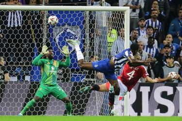 Un gol de Maguire en el 91′ anula el recital de Samu Omorodion