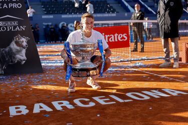 Holger Rune ganó la final del Conde de Godó 6-7, 2-6 a Carlos Alcaraz.