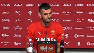 04-09-25. PABLO VÁZQUEZ, EN LA RUEDA DE PRENSA EN MAREO.