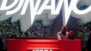 Dj Nano en la carpa de Vibra Mahou en el Mad Coool 2025. "Todo el mundo saca al bakala que lleva dentro cuando suena Pont Aeri"