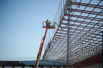 Actualmente participan en la obra unos 60 operarios, pero se espera que este número aumente hasta los 300.