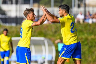 Ontiveros regresa y lidera la victoria del Cádiz ante el Al-Sadd